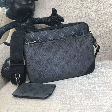 lv shoulderbag man